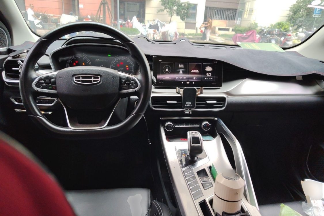 GEELY Coolray 2019 immagine di auto #21