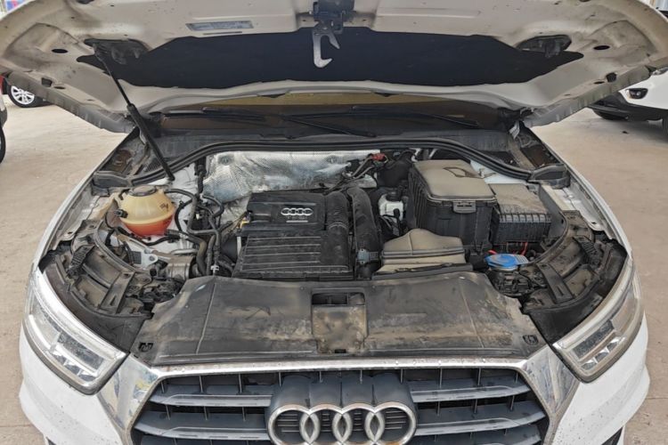 Audi Q3 2018 immagine di auto #20