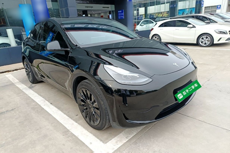 Tesla Model Y 2024 car image #4