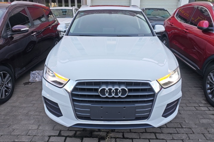 Audi Q3 2016 car image #3