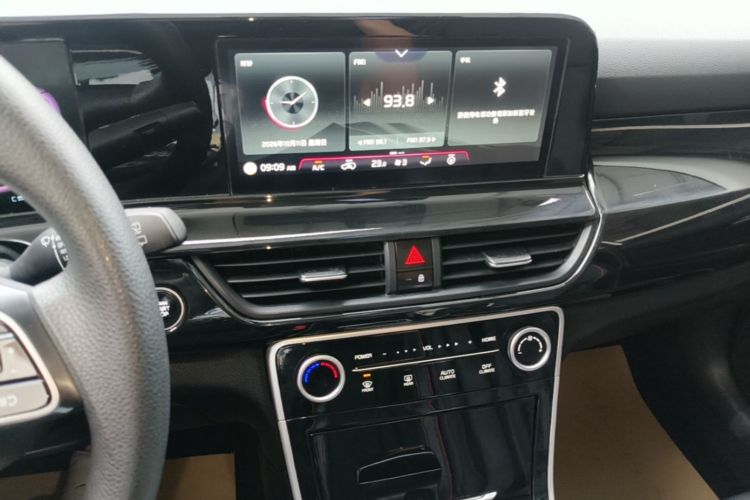 Kia Seltos 2024 image de voiture #13