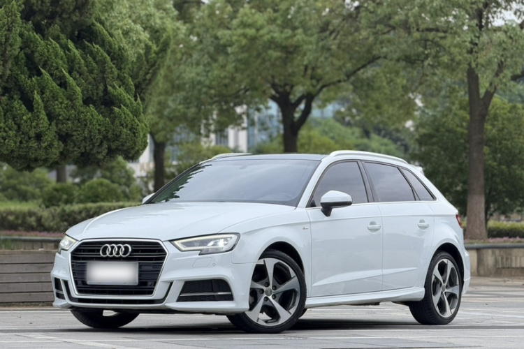 Audi A3 2018 immagine di auto #2