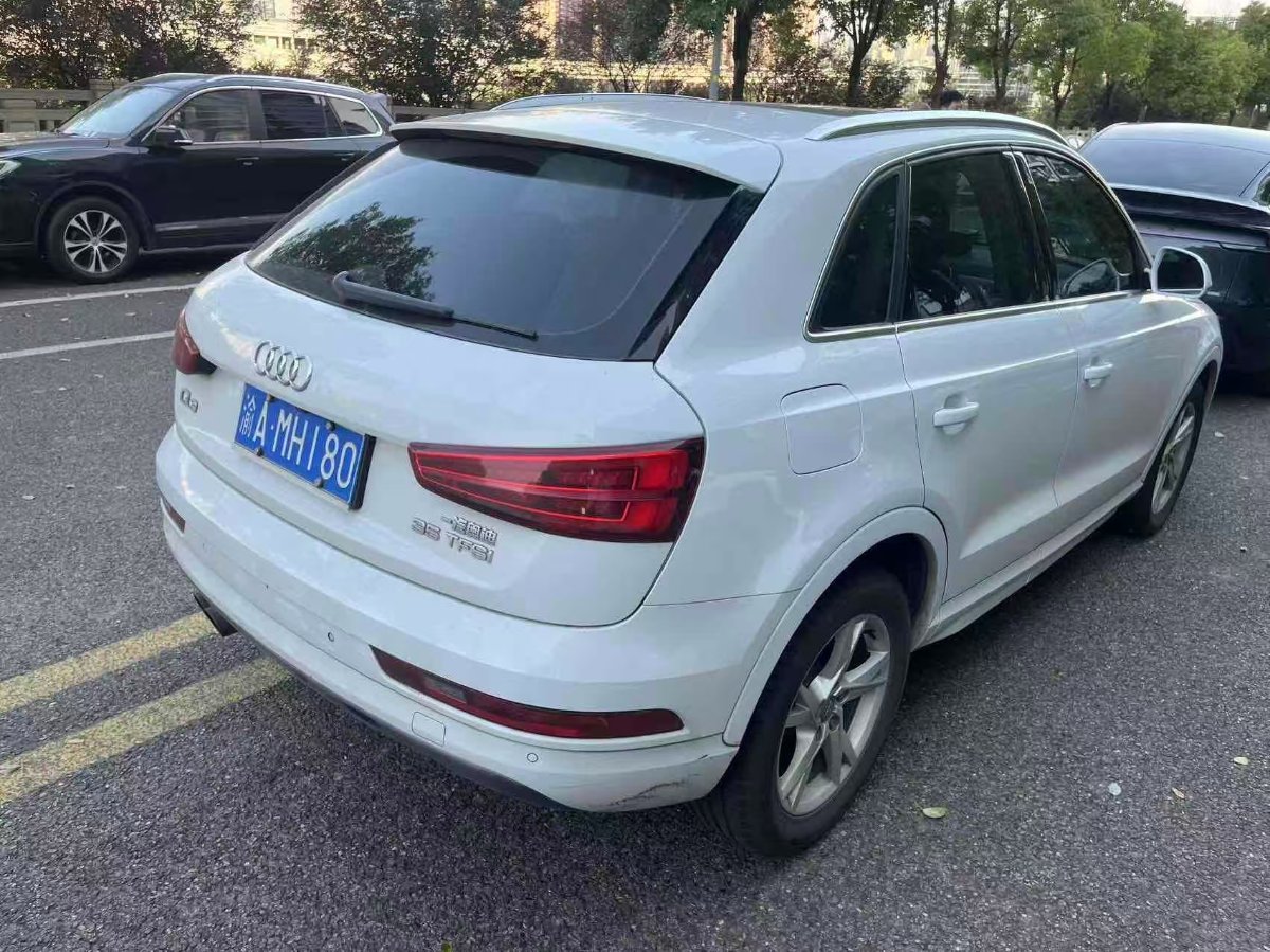 Audi Q3 2017 car image #8