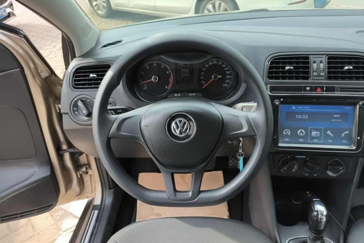 Volkswagen Polo 2016 #11 Volkswagen Polo 2016 car image #11