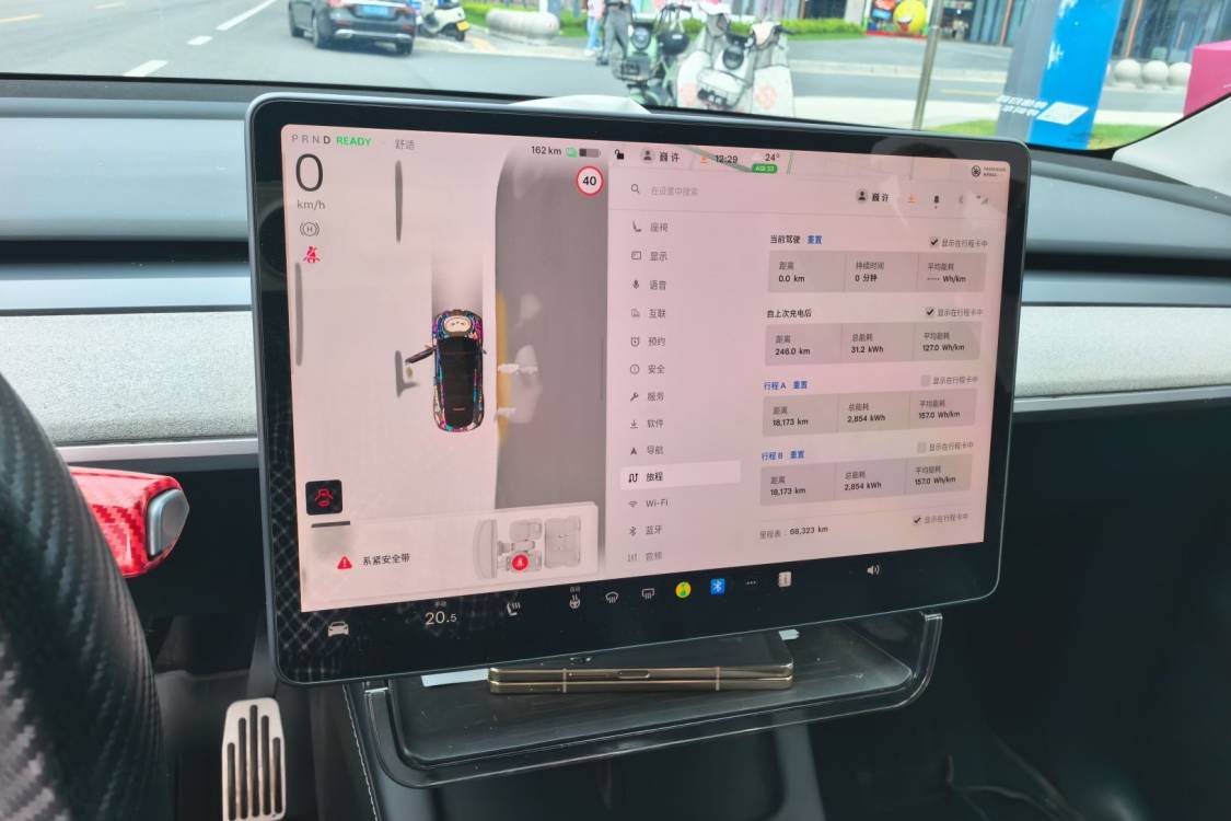 Tesla Model Y 2024 صورة سيارة #24