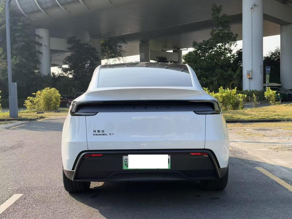 Tesla Model Y 2026 #6 Tesla Model Y 2026 immagine di auto #6
