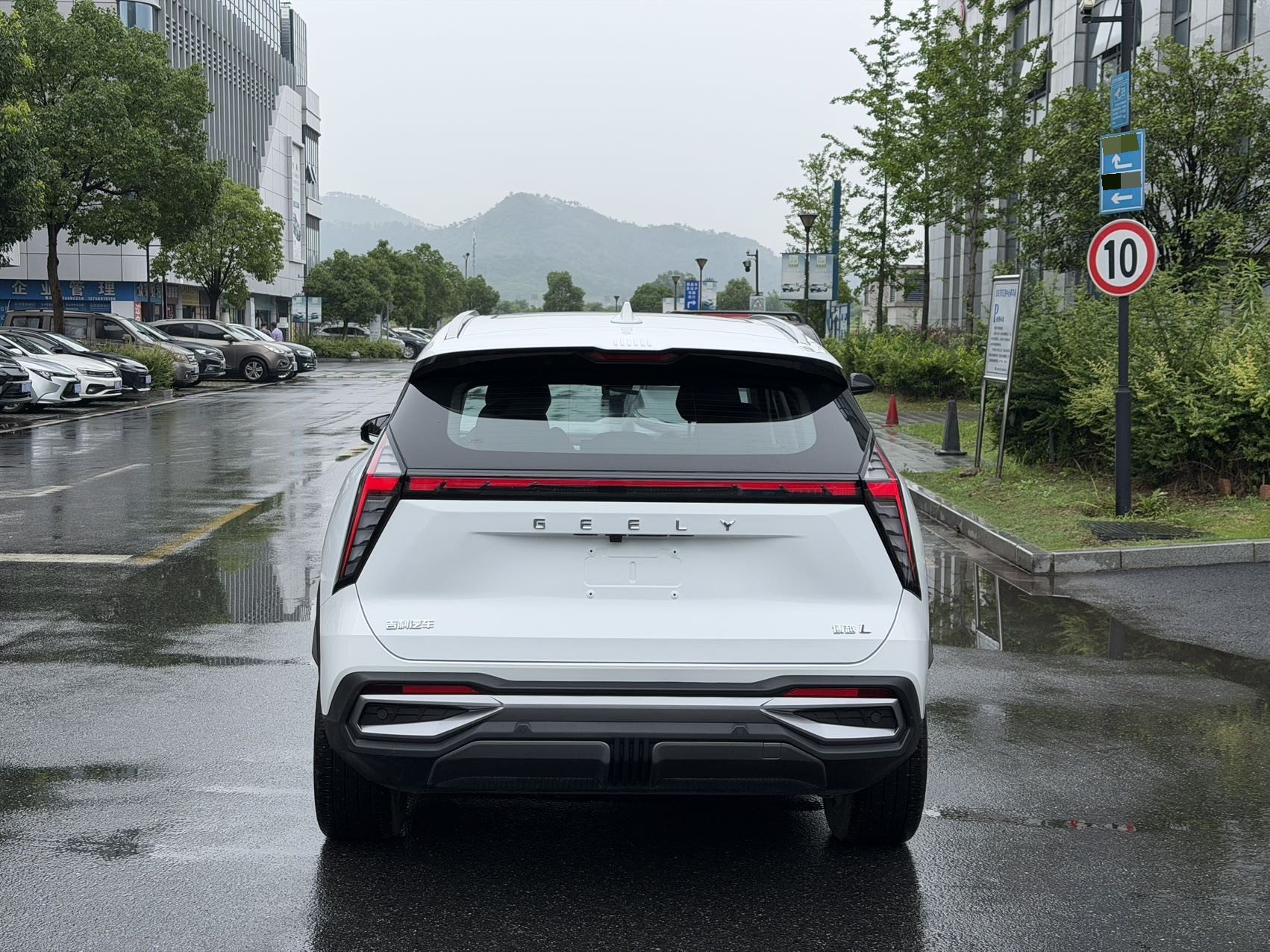 GEELY Boyue L 2023 car image #8