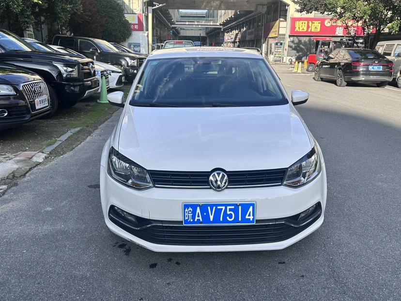 Volkswagen Polo 2016 car image #2
