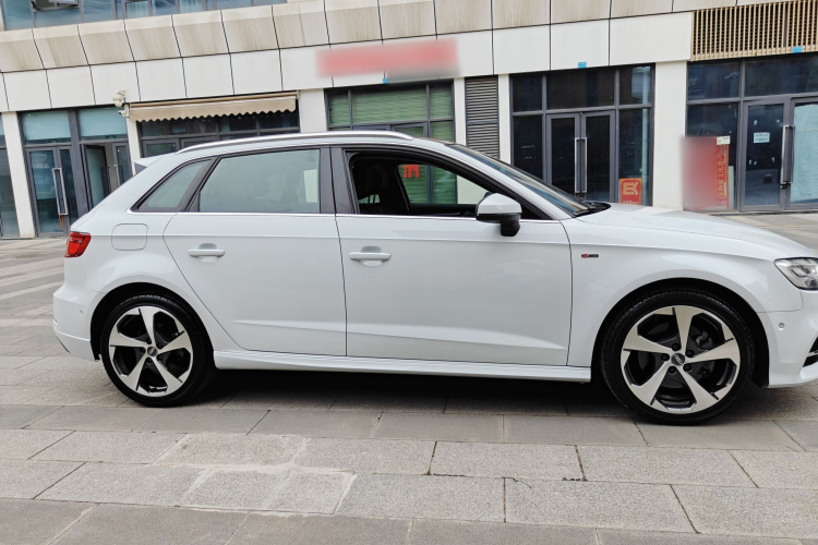 Audi A3 2017 car image #10