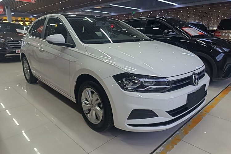 Volkswagen Polo 2021 car image #4