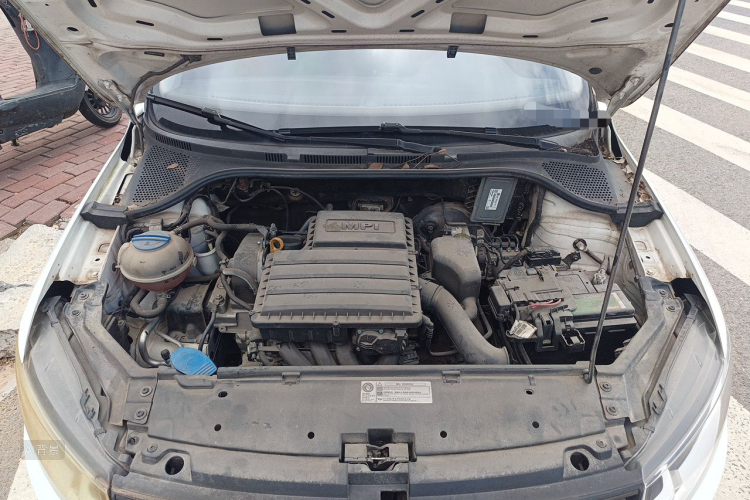 Volkswagen Santana 2017 car image #22