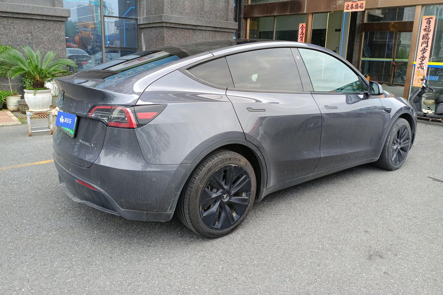 Tesla Model Y 2022 #6 Tesla Model Y 2022 car image #6