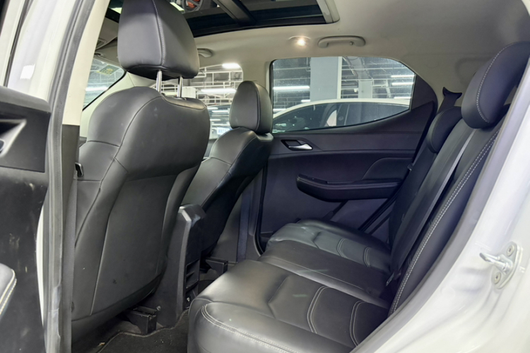 BYD Yuan New Energy 2020 immagine di auto #12