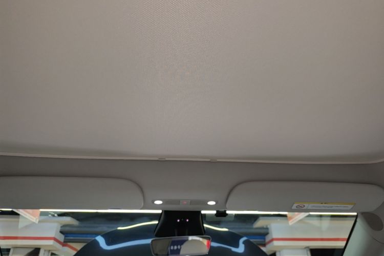 Tesla Model Y 2022 car image #20