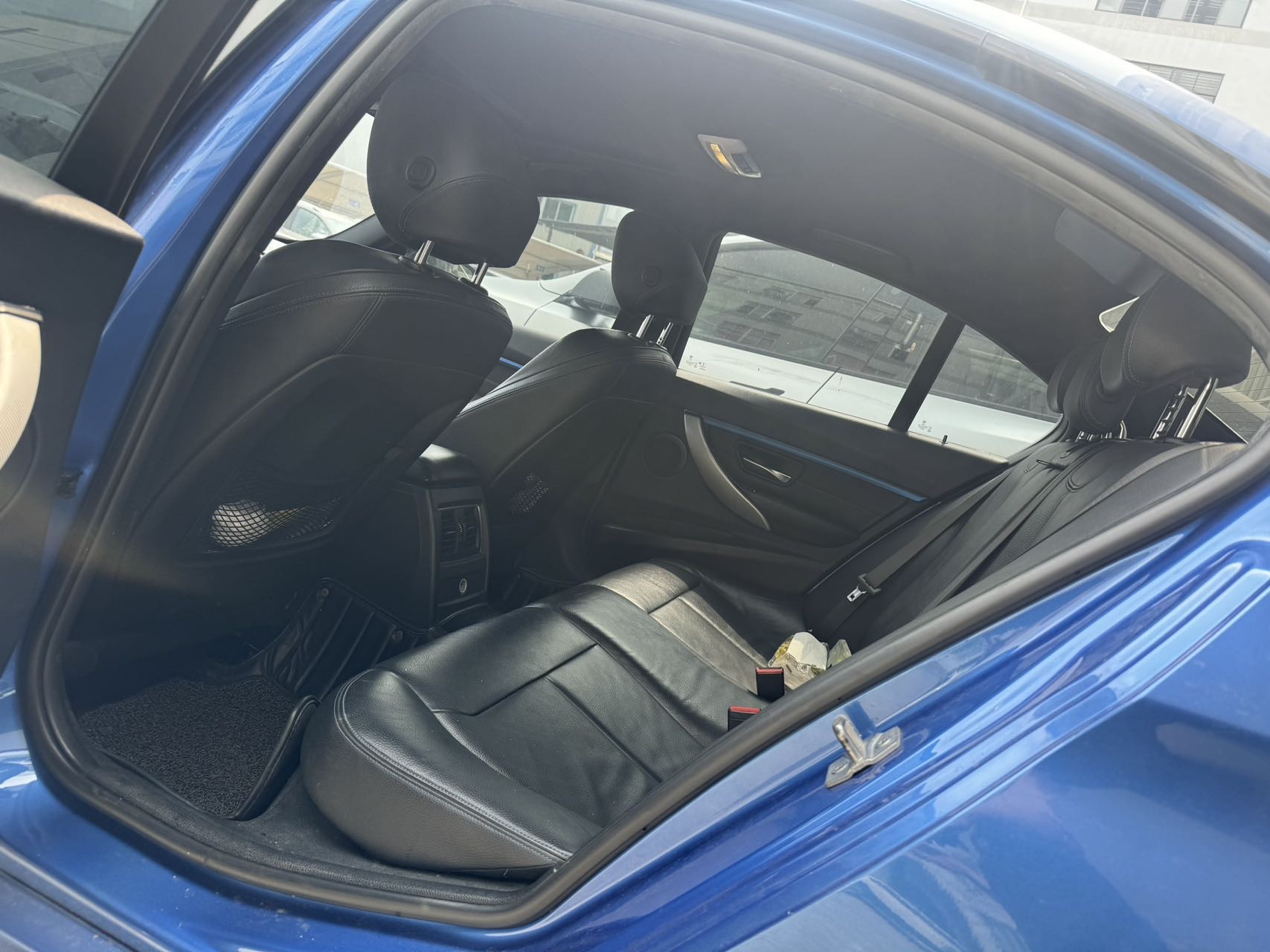 BMW 3 Series 2018 car image #2