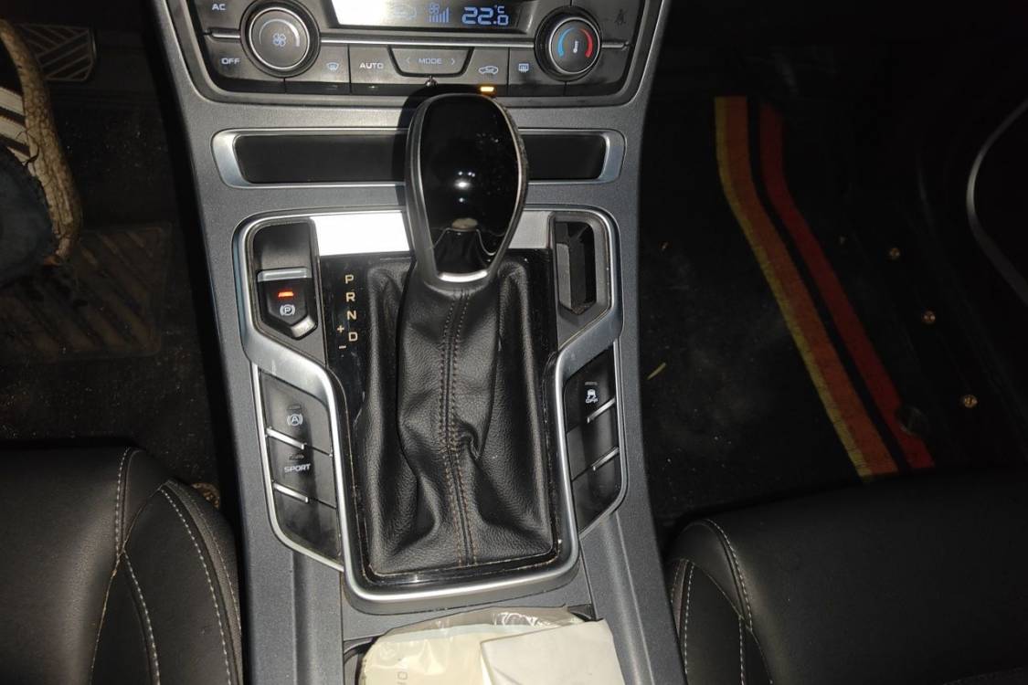 GEELY Emgrand 2019 #27 GEELY Emgrand 2019 car image #27