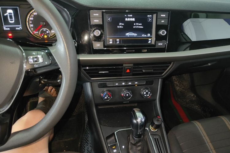 Volkswagen Lavida 2019 car image #13