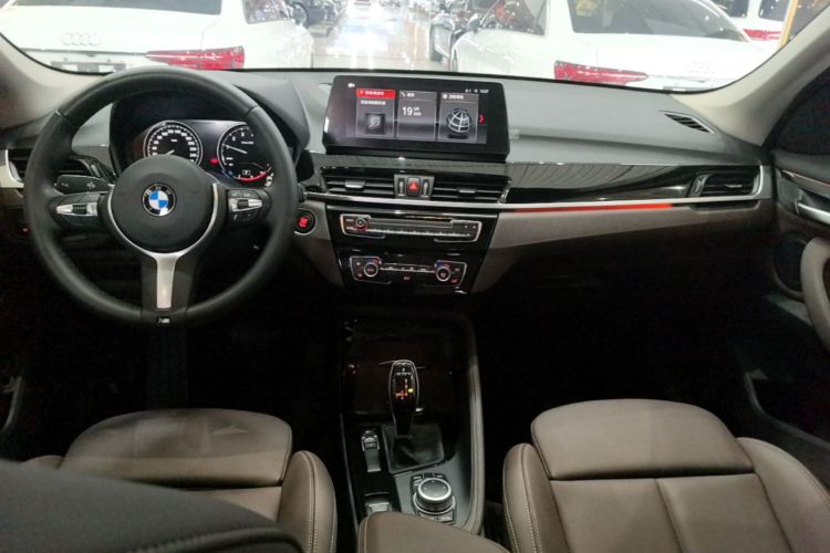 BMW X1 2020 car image #10