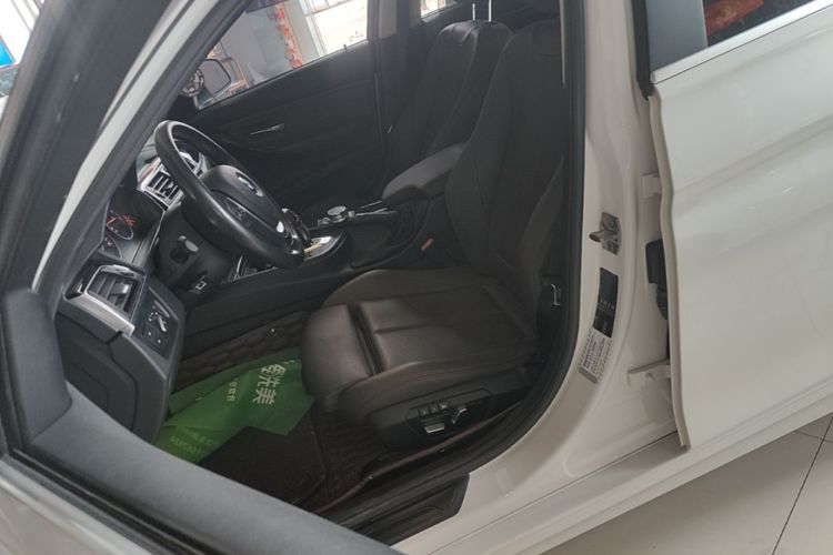 BMW 3 Series 2019 #15 BMW 3 Series 2019 car image #15