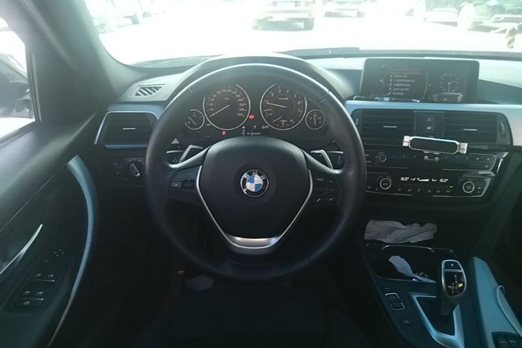 BMW 3 Series 2017 #11 BMW 3 Series 2017 car image #11