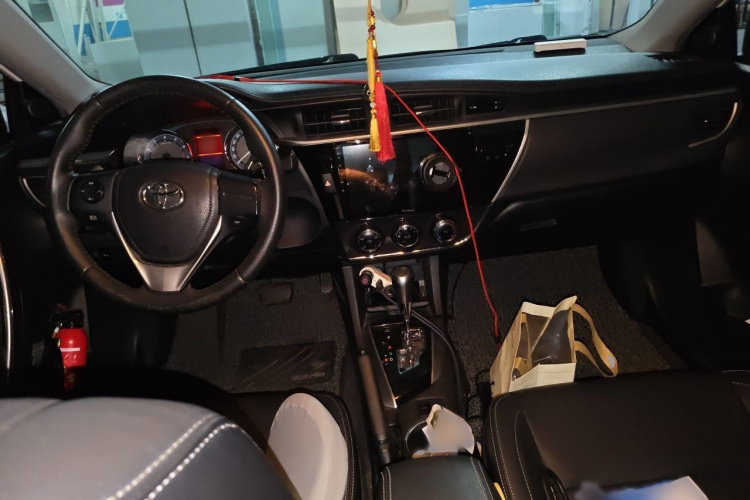 Toyota Corolla 2015 immagine di auto #12