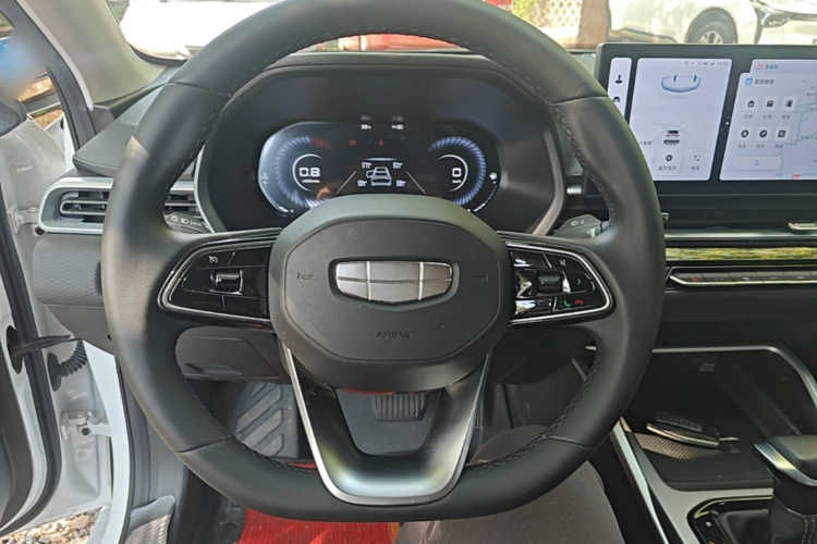 GEELY Emgrand 2024 car image #11