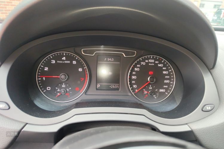 Audi Q3 2016 #13 Audi Q3 2016 изображение автомобиля #13