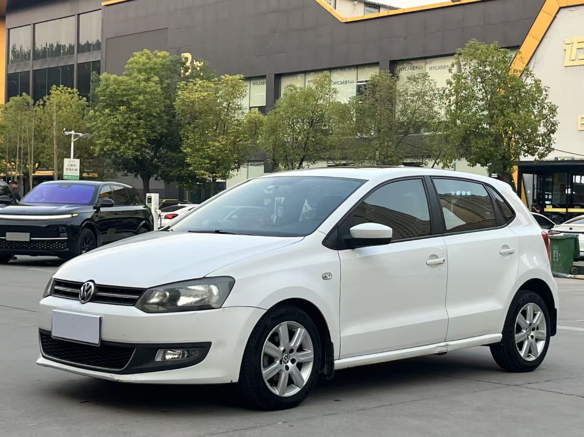 Volkswagen Polo 2011 Volkswagen Polo 2011 image de voiture