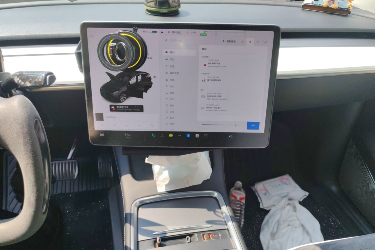 Tesla Model Y 2021 #13 Tesla Model Y 2021 car image #13