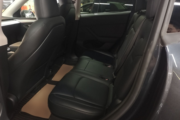 Tesla Model Y 2024 #17 Tesla Model Y 2024 car image #17