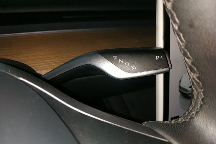 Tesla Model Y 2023 #18 Tesla Model Y 2023 car image #18