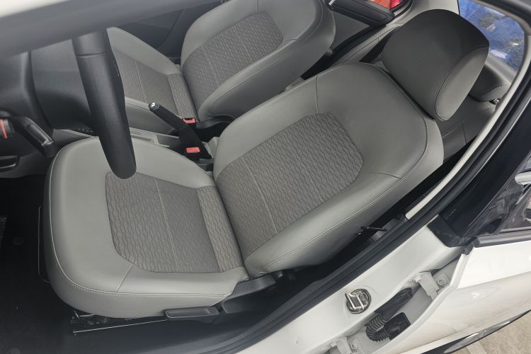 Skoda Rapid 2017 #19 Skoda Rapid 2017 car image #19