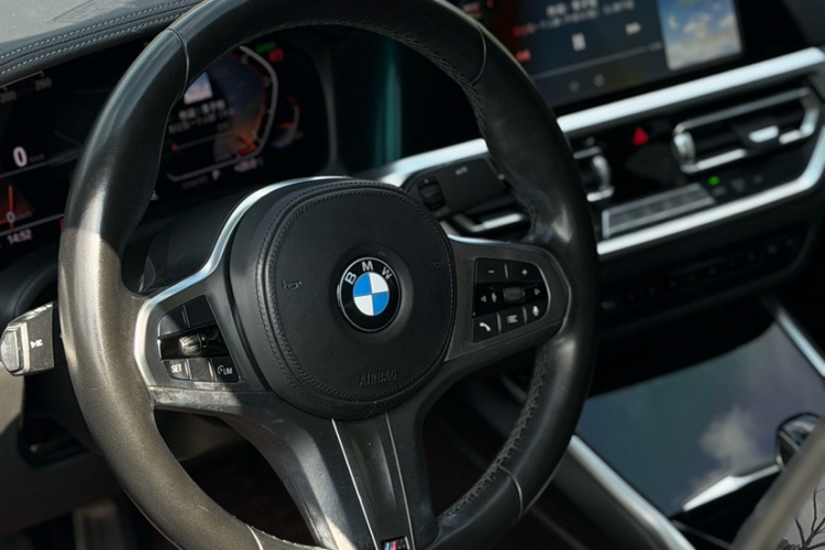 BMW 3 Series 2020 #18 BMW 3 Series 2020 immagine di auto #18