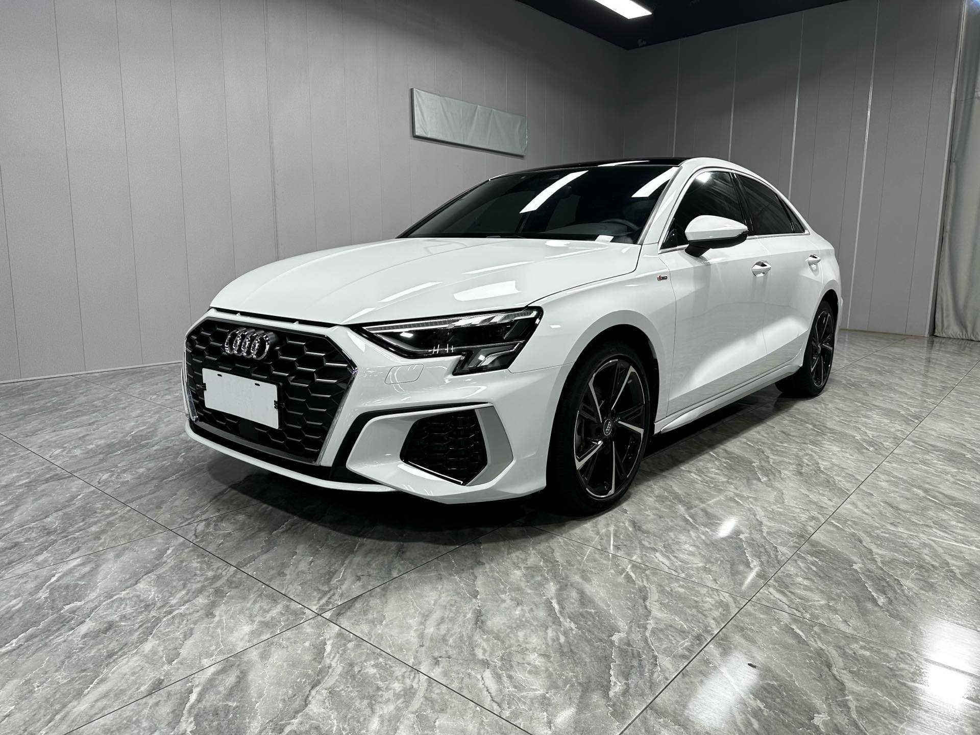 2022 immagine di auto 
