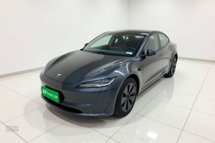 Tesla Model 3 2025 car image #2