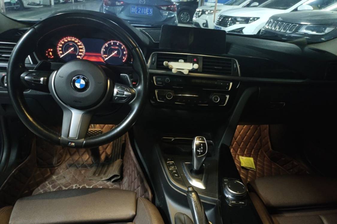 BMW 3 Series 2018 изображение автомобиля #22