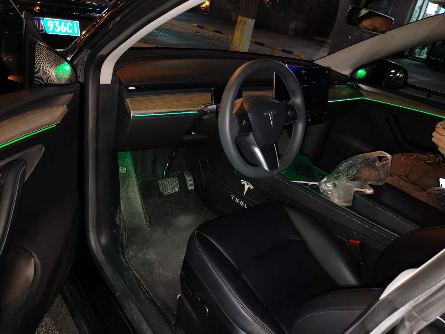 Tesla Model Y 2023 #2 Tesla Model Y 2023 car image #2