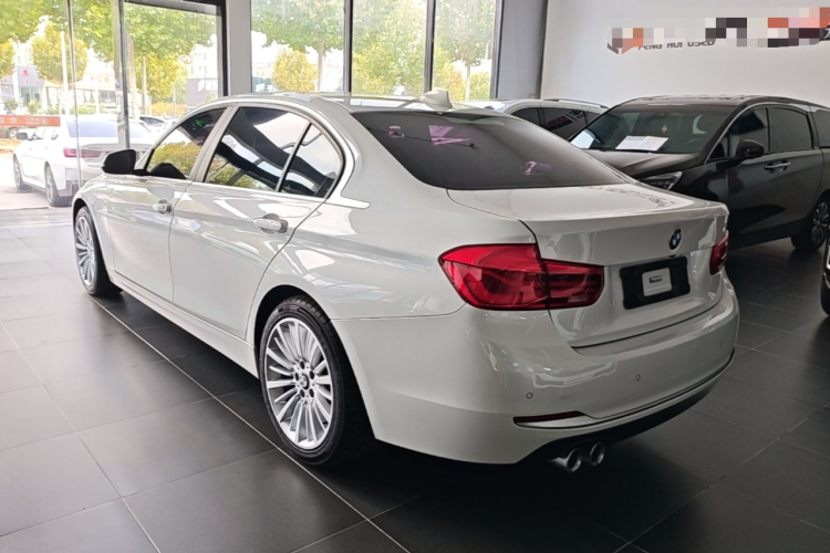 BMW 3 Series 2018 #7 BMW 3 Series 2018 car image #7