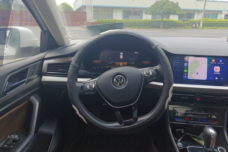 Volkswagen Lavida 2021 car image #12