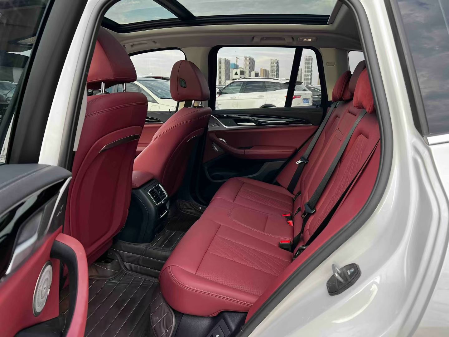 BMW iX3 2025 #3 BMW iX3 2025 car image #3