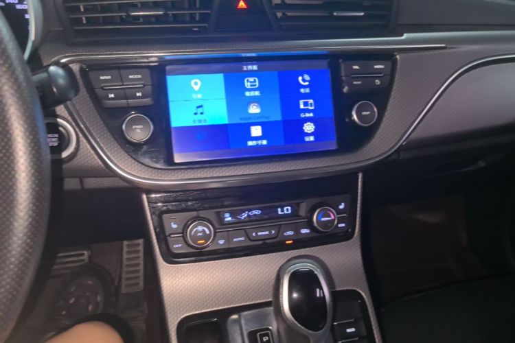 GEELY Emgrand GS 2016 immagine di auto #13