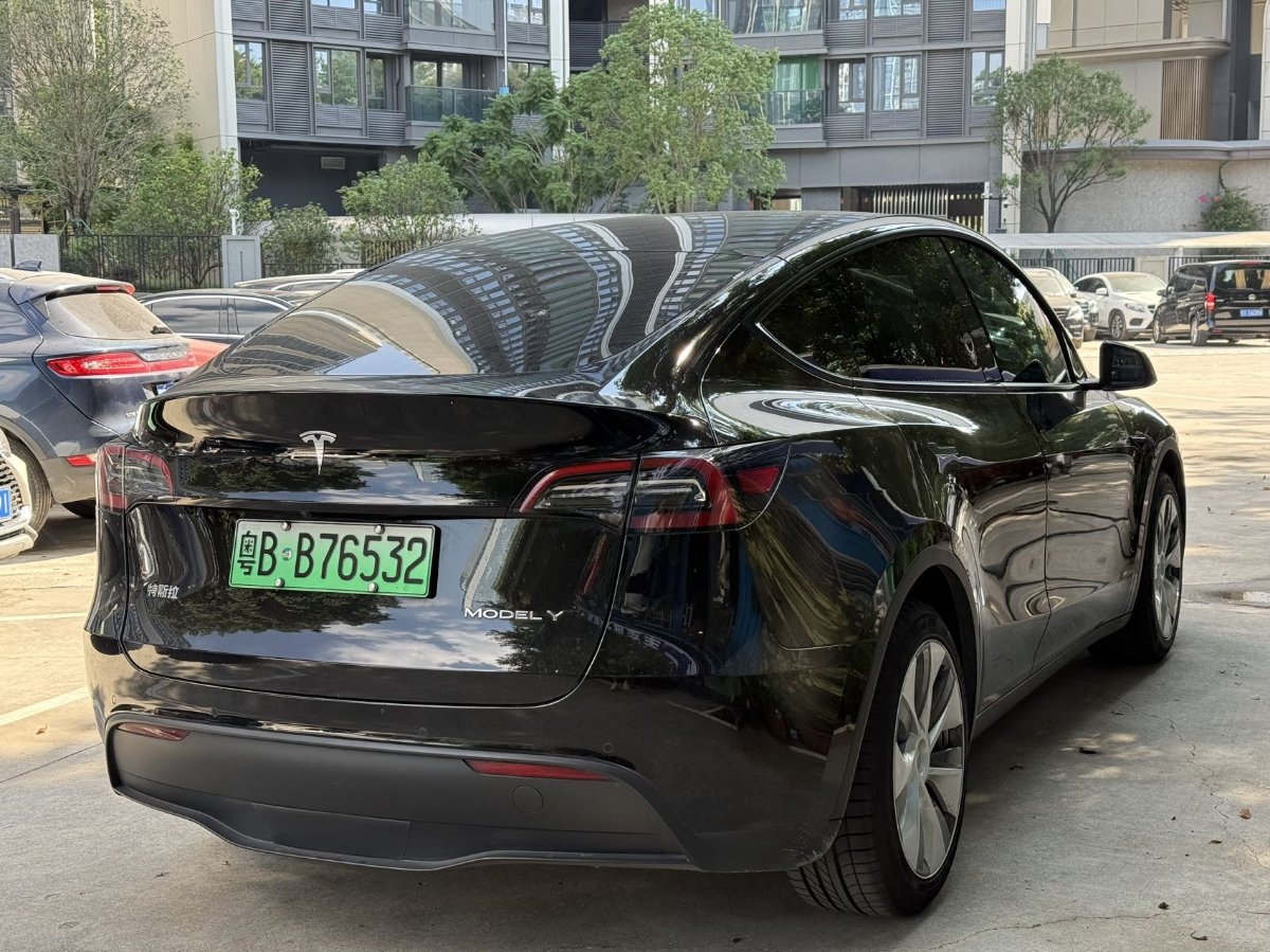 Tesla Model Y 2022 #6 Tesla Model Y 2022 car image #6