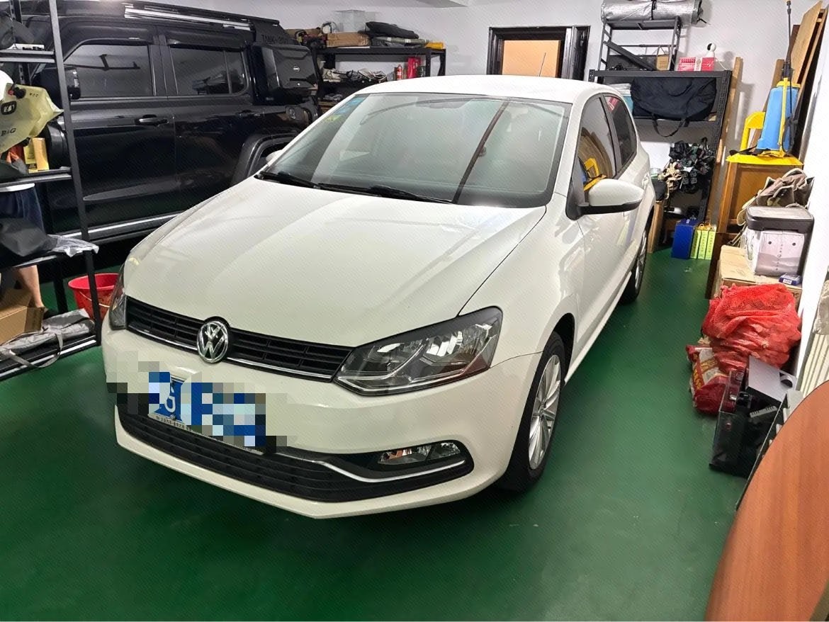 Volkswagen Polo 2015 Volkswagen Polo 2015 car image