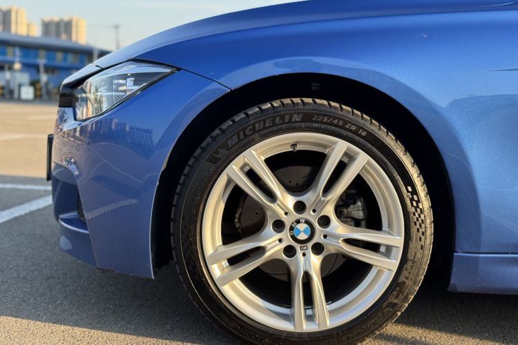 BMW 3 Series 2018 car image #9
