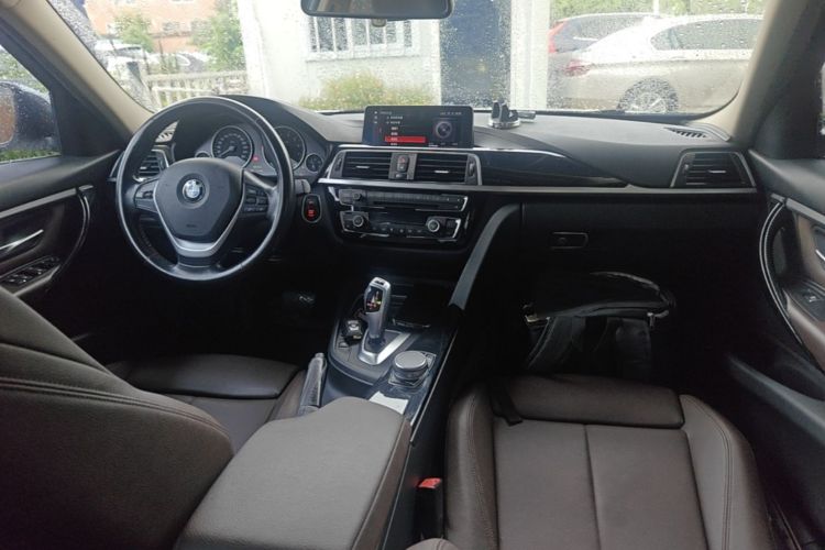 BMW 3 Series 2019 imagen de coche #10