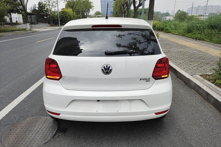 Volkswagen Polo 2017 car image #6