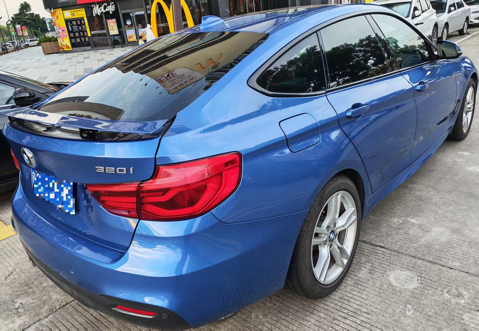 BMW 3 Series GT 2018 صورة سيارة #5