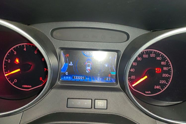 BYD Yuan 2016 car image #12