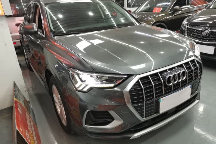 Audi Q3 2020 car image #4