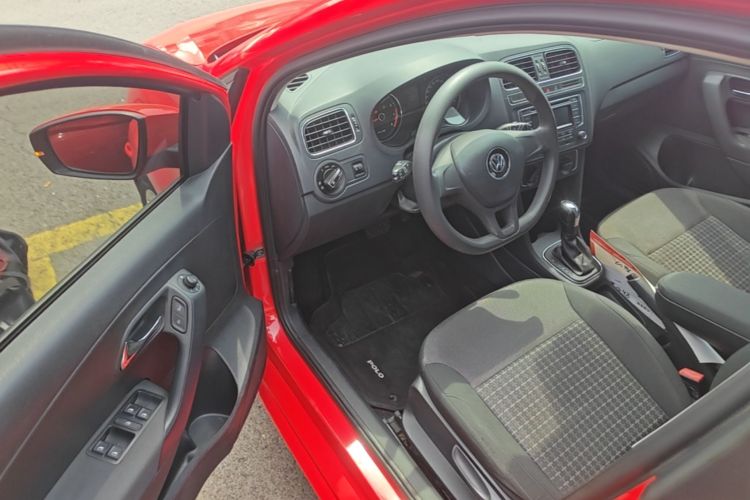 Volkswagen Polo 2015 #16 Volkswagen Polo 2015 car image #16